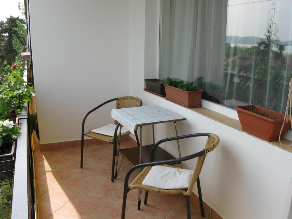 Liliom Apartments Balatonfuered Balatonfüred Quarto foto